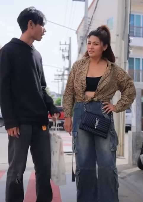 D2712016 ขโมยผ าไหมราคาแพงไปขาย(ละครส น) หน งส นด BSC part2