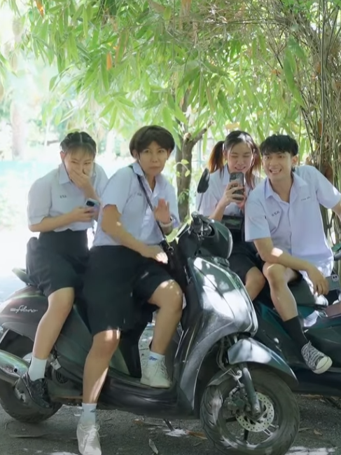 D1512033 คร แอน จะสอนหร อจะเด part2