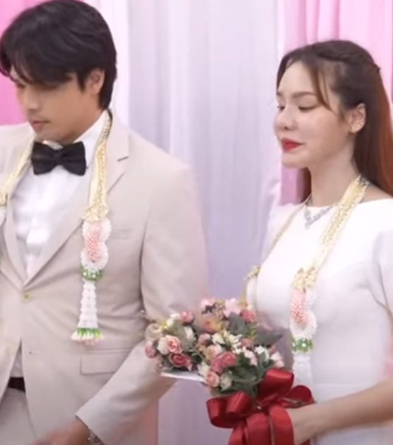 D1912112 ระหว างงานแต งก บโปรเจคด วน เจ าบ าวจะเล อกอะไร part2