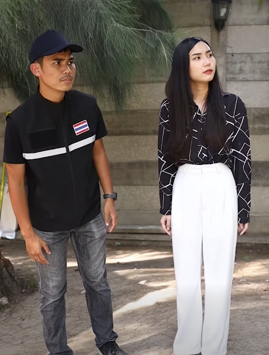 D1201086 เด กกำพร าถ กเอามาท งใส กล องข ๅงถนน (ละครส น) สามโคกฟ part2