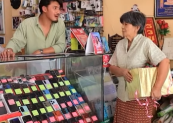 D2201063 เธอไม พอใจของขว ญป ใหม ยายให เพราะไม ใช ไอโฟน (ละครส น) สกายฟ part2