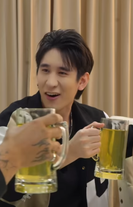 D3201041 โลกของผ ใหญ นม แต การแก งแย งช งด part2