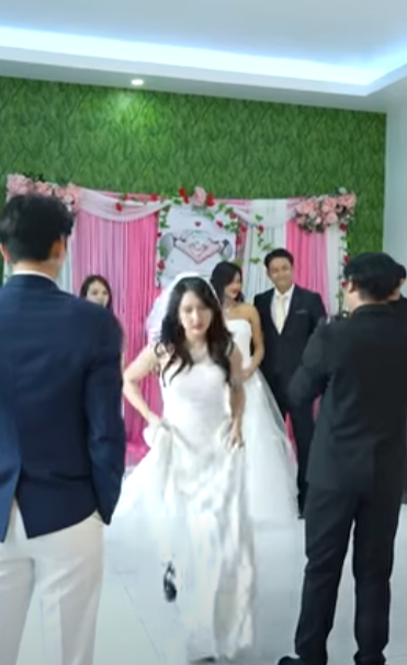 D0202117 เพ อนสน ทค ดจะแย งแฟนในว นแต งงาน part2