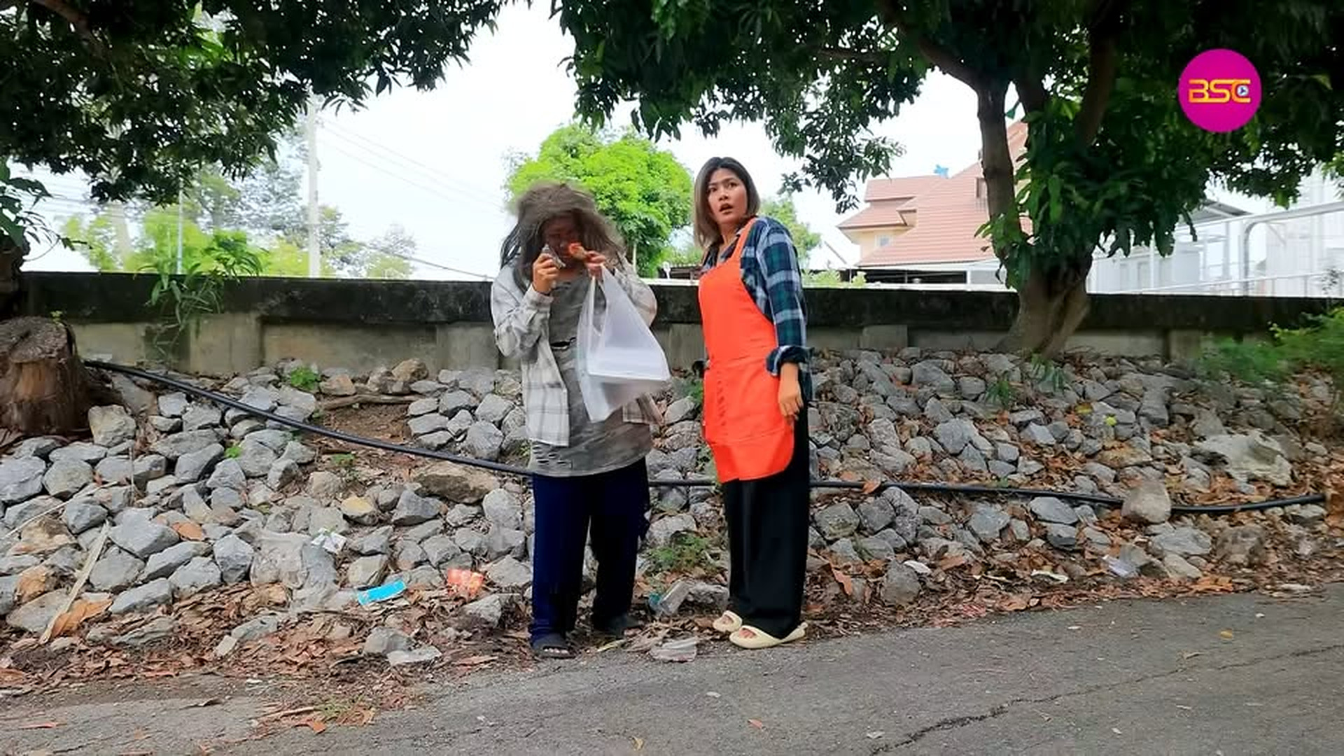 D0104062_มีของดีอยู่กับตัว แต่ดันโลภสุดท้ายเจอจุดจบแบบนี้ (หนังสั้น) (ละครสั้น) | BSC Films_part2 | Nam đau moi